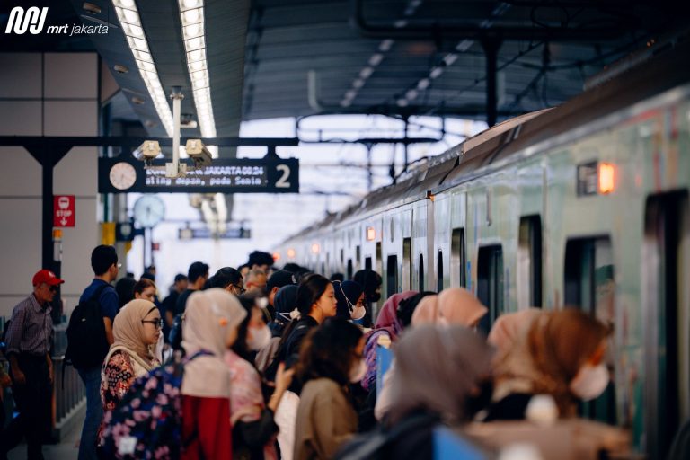 naik, pengguna